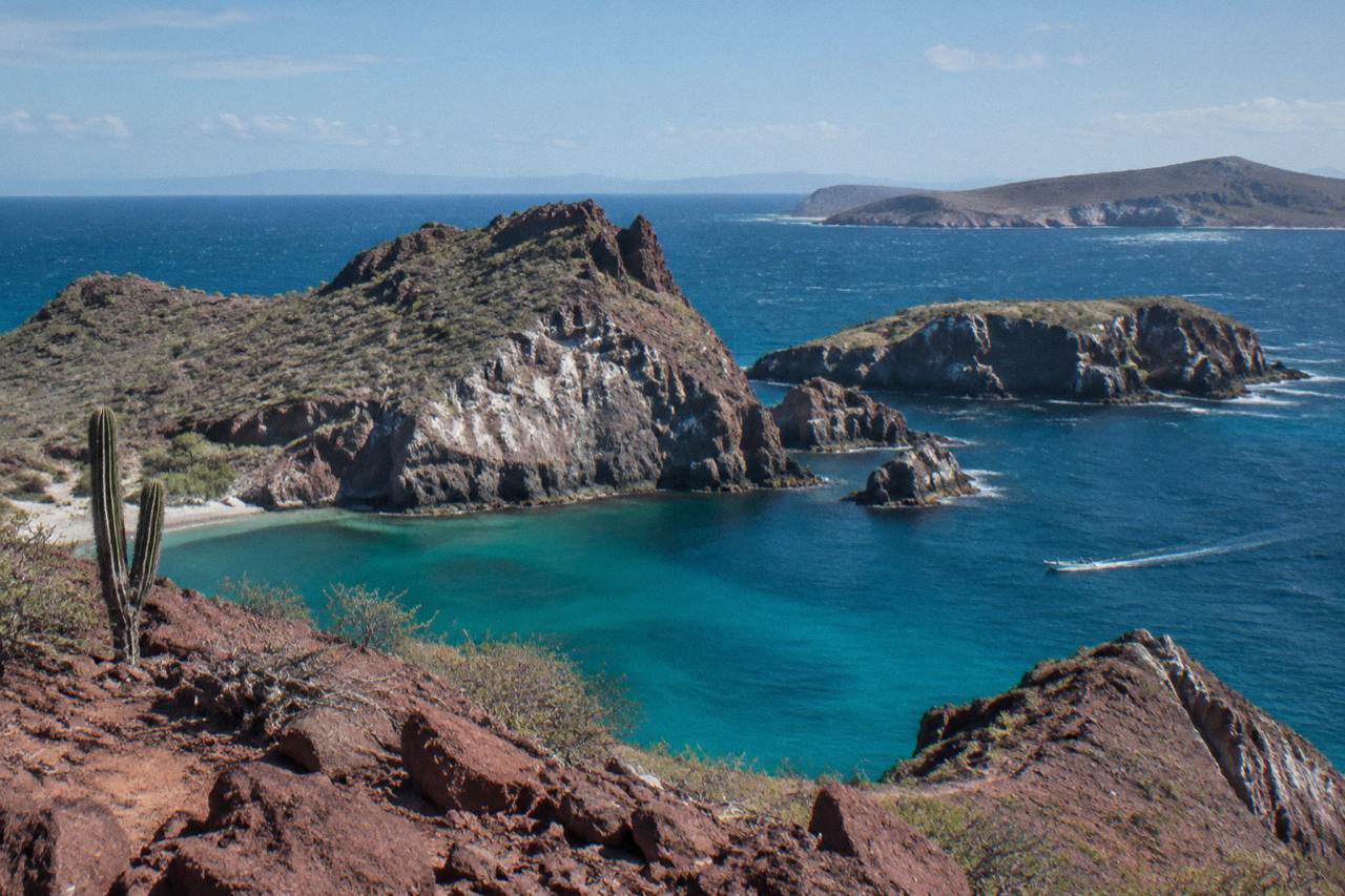 Rocky islets and turquoise water at Espiritu Santo Island in the Sea of Cortez